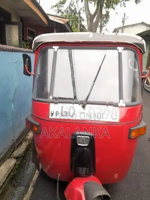 Bajaj RE 2000