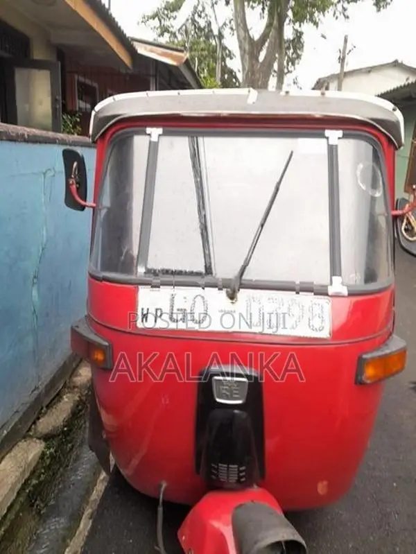 Bajaj RE 2000