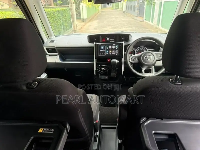 Toyota Roomy Custom G Modellista 2023