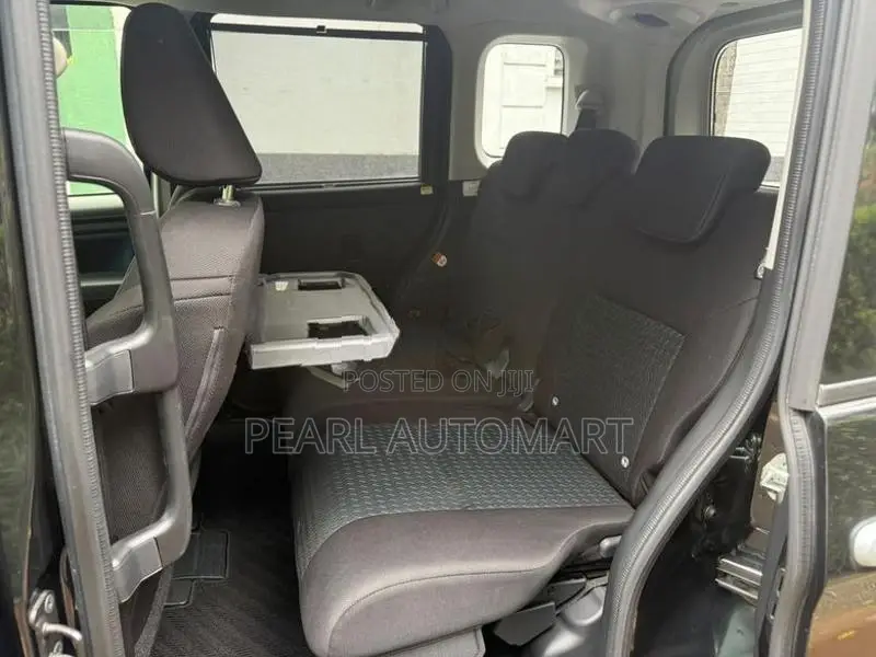 Toyota Roomy Custom G Modellista 2023
