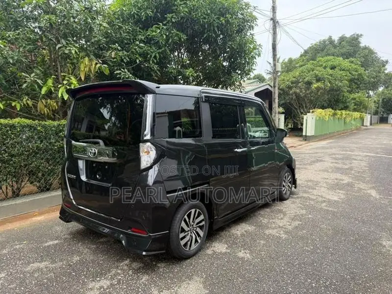 Toyota Roomy Custom G Modellista 2023