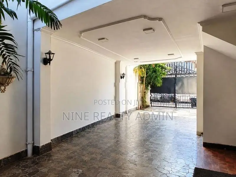 House With Garden For Rent Colombo 07