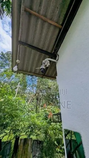 වැලිවේරියෙන් CCTV සහිත වටතාප්ප ගේට්ටු යෙදූ සුපිරි නිවසක් විකිණීමට
