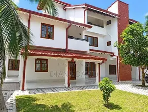 Super Luxury Three Story House for Sale - Negambo