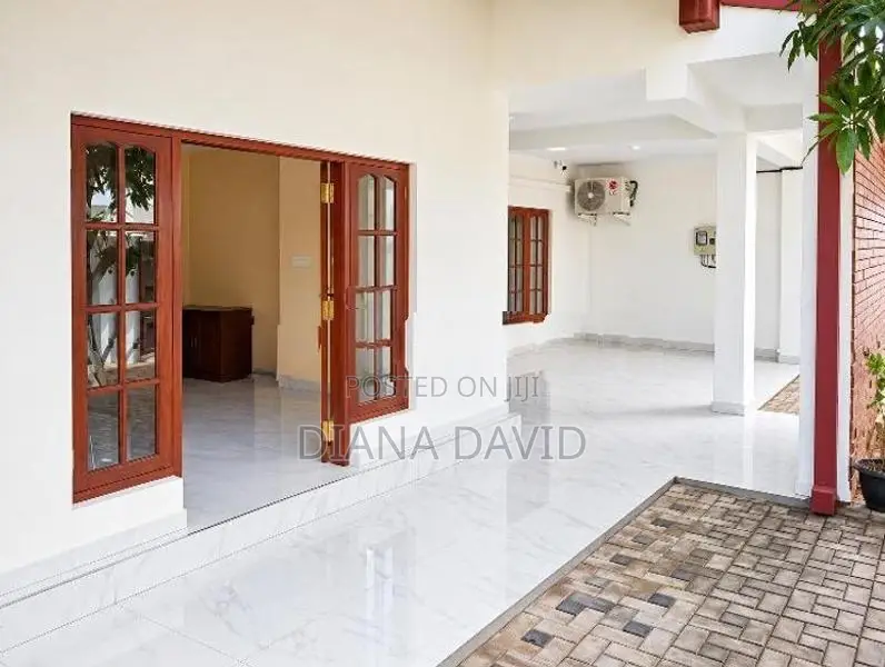 Super Luxury Three Story House for Sale - Negambo