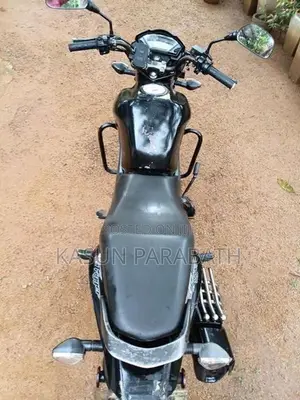 Honda CB Trigger 2015