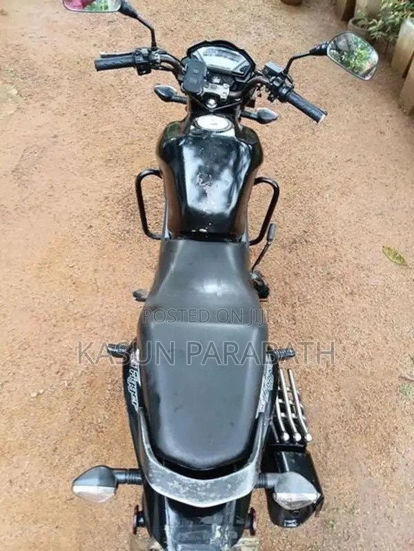 Honda CB Trigger 2015