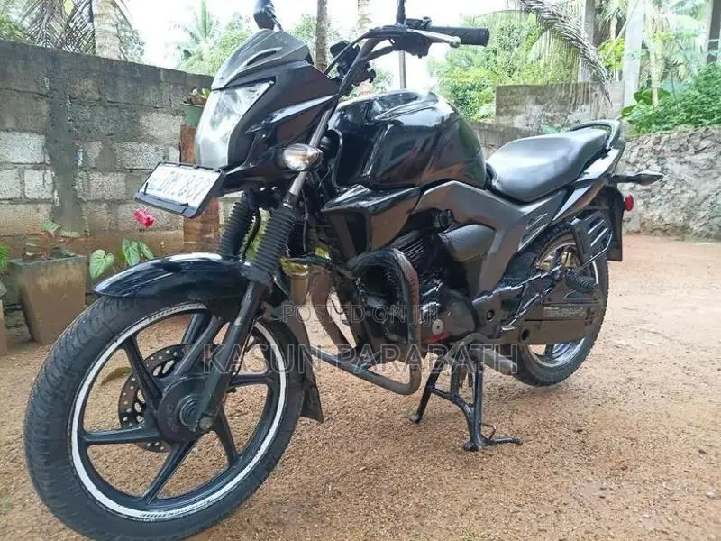 Honda CB Trigger 2015