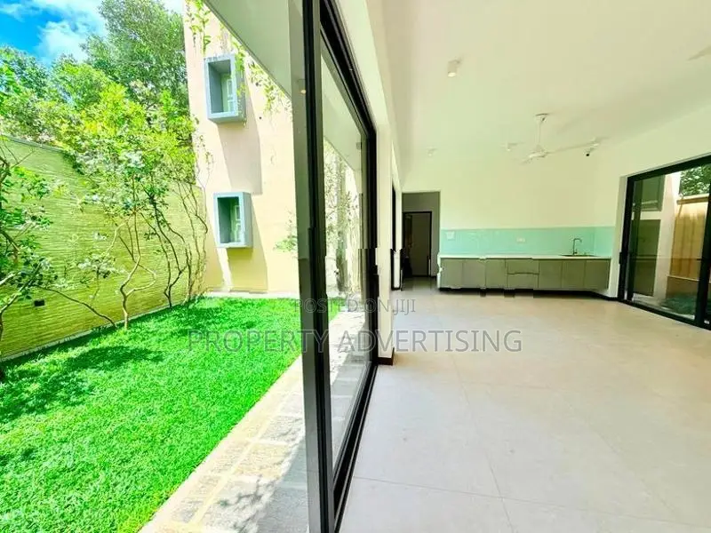 4BR Super Luxurious Battaramulla Brand New House for Sale Lake Road