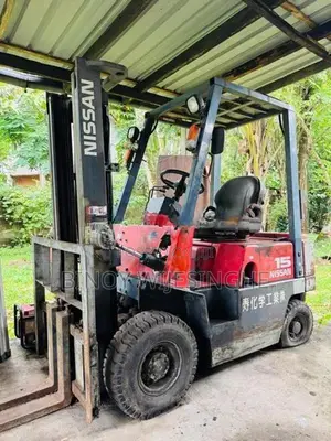 Nissan 1.5 Ton Forklift