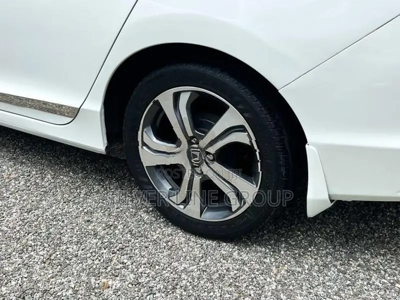 Honda Grace EX 2014