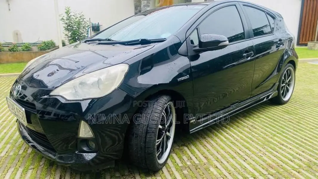 Toyota Aqua 2012