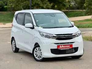 Mitsubishi eK Wagon Safety Pearl White 2025