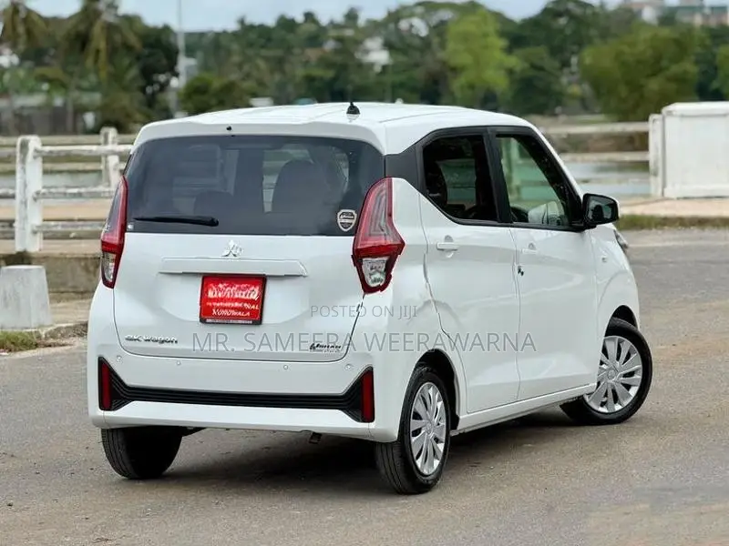 Mitsubishi eK Wagon Safety Pearl White 2025