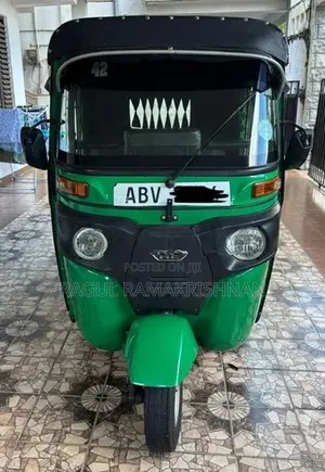 Bajaj RE 2025