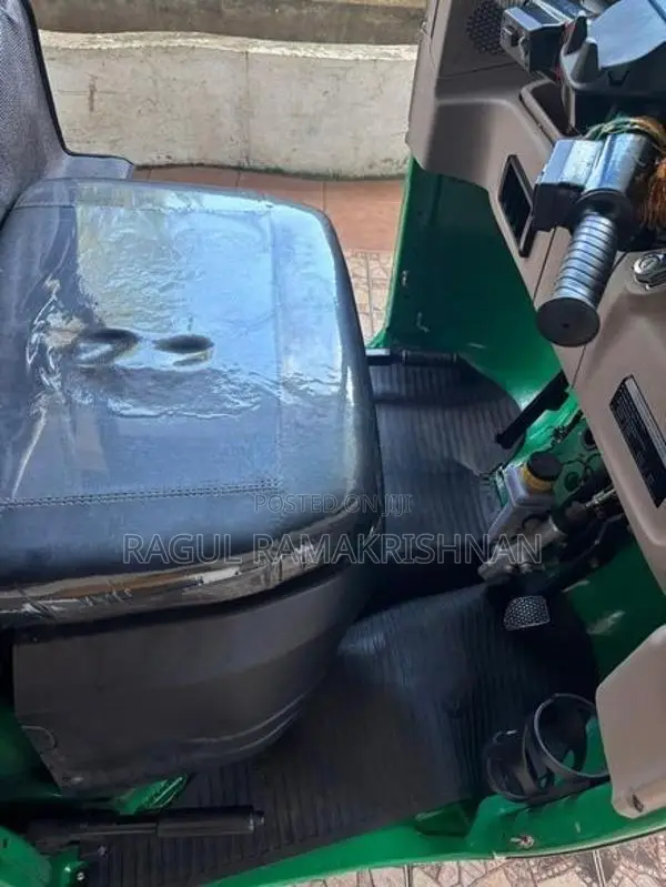 Bajaj RE 2025