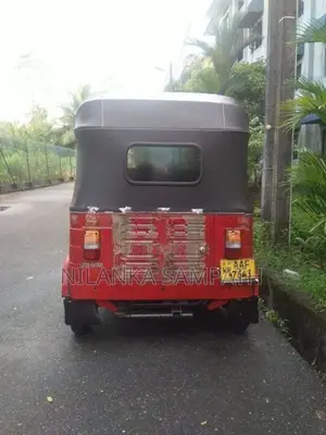 Bajaj RE 2011