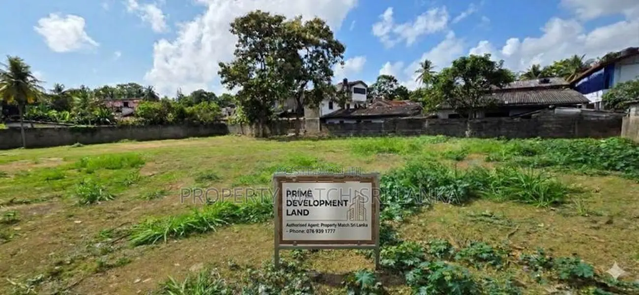 Ideal Commercial Land for Vehicle Yard at Boralesgamuwa