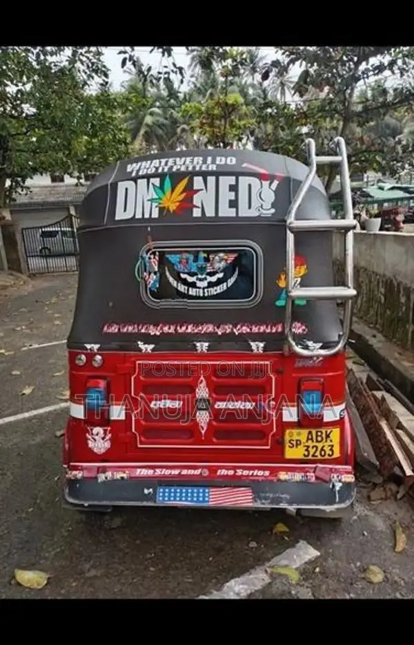 Bajaj RE 2016