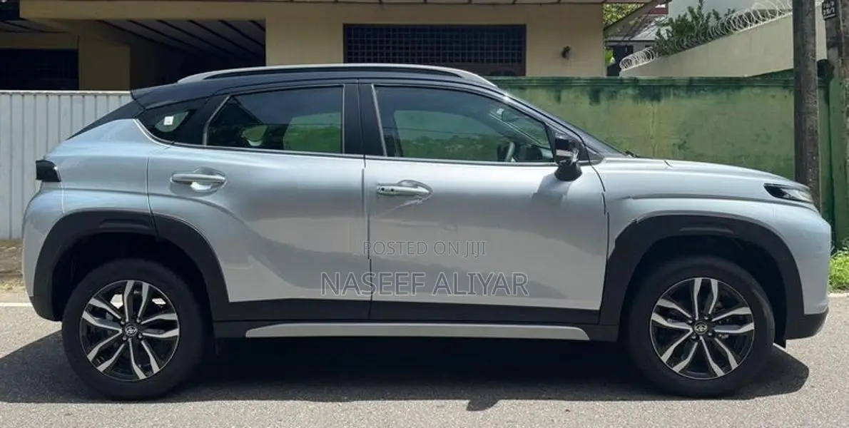 Toyota Taisor V grey 2026