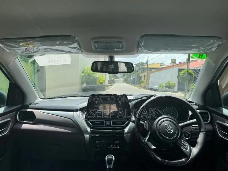 Toyota Taisor V grey 2026