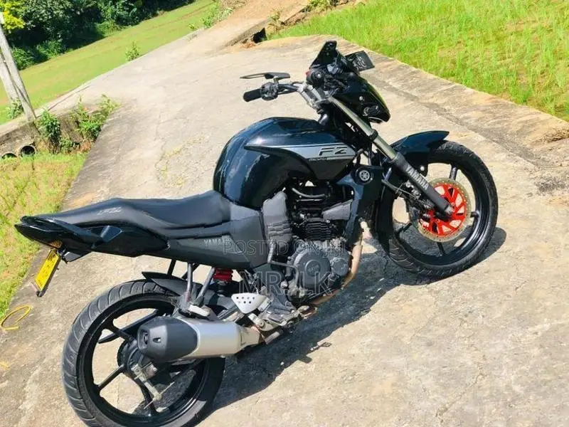 Yamaha FZ S 2014