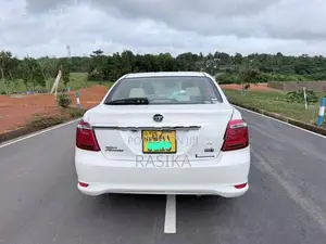 Toyota Axio 2016