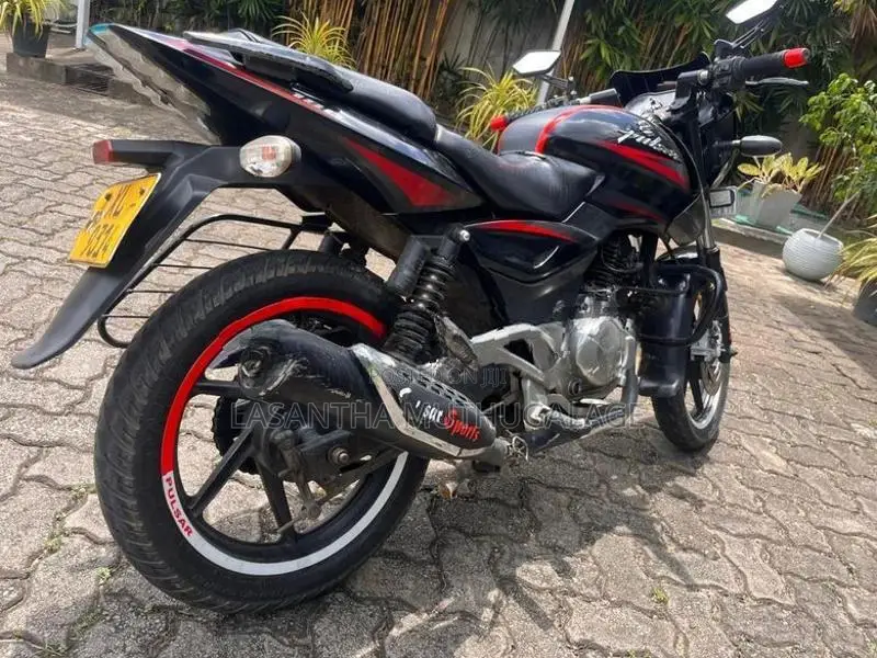 Bajaj Pulsar 180 2012