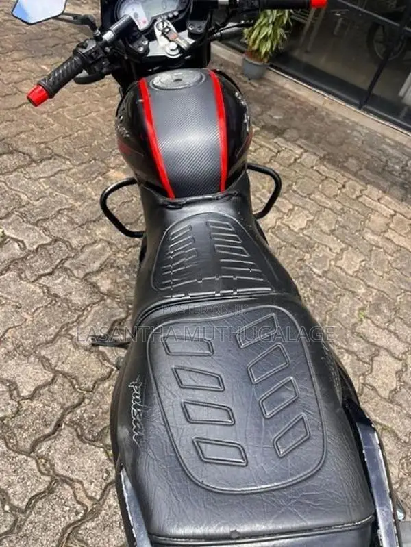 Bajaj Pulsar 180 2012