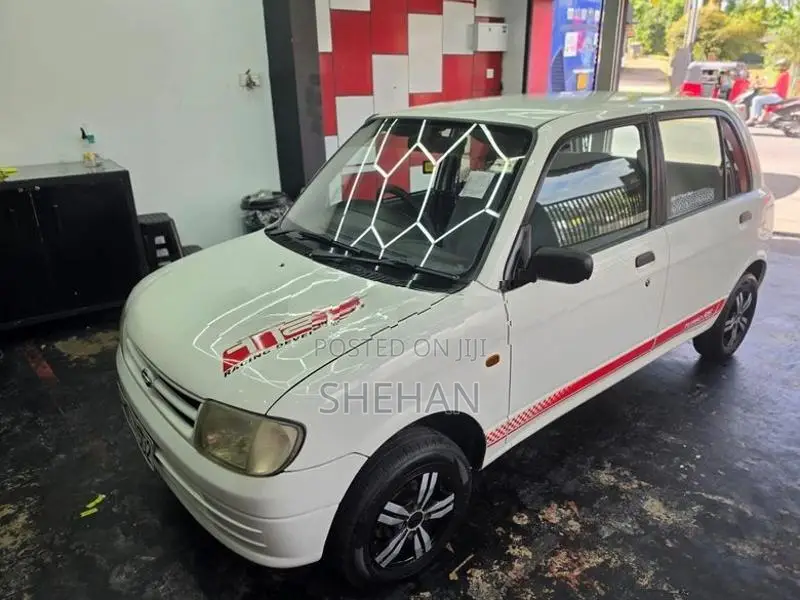 Daihatsu Mira 2000