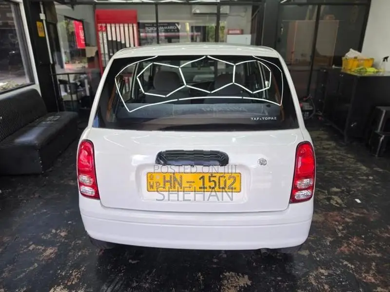 Daihatsu Mira 2000