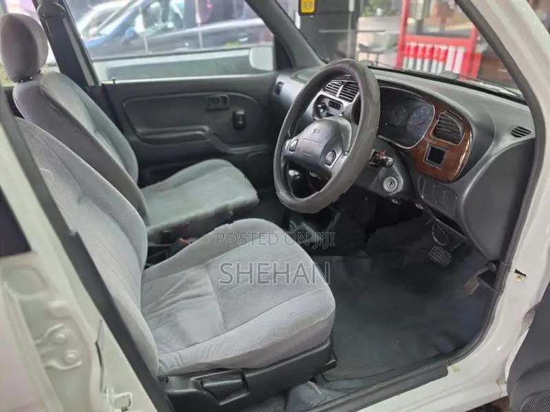 Daihatsu Mira 2000