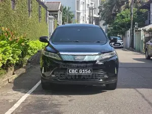 Toyota Harrier Premium 2018