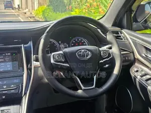 Toyota Harrier Premium 2018