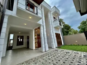 Brand new architecture dising luxury house for sale in boralesgamuwa