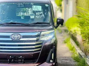 Toyota Roomy Custom G 2023