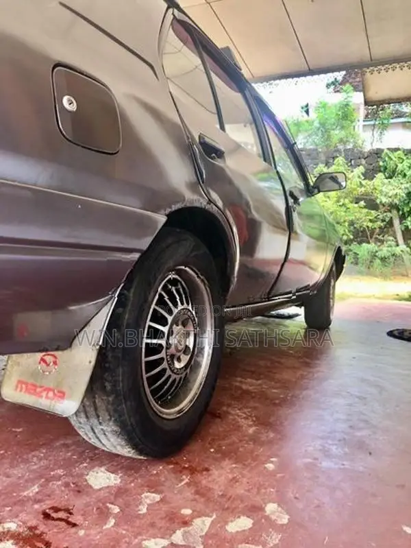 Mazda Familia MR90 1993