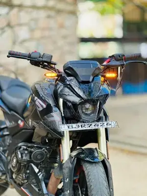 Bajaj Pulsar N160 2025
