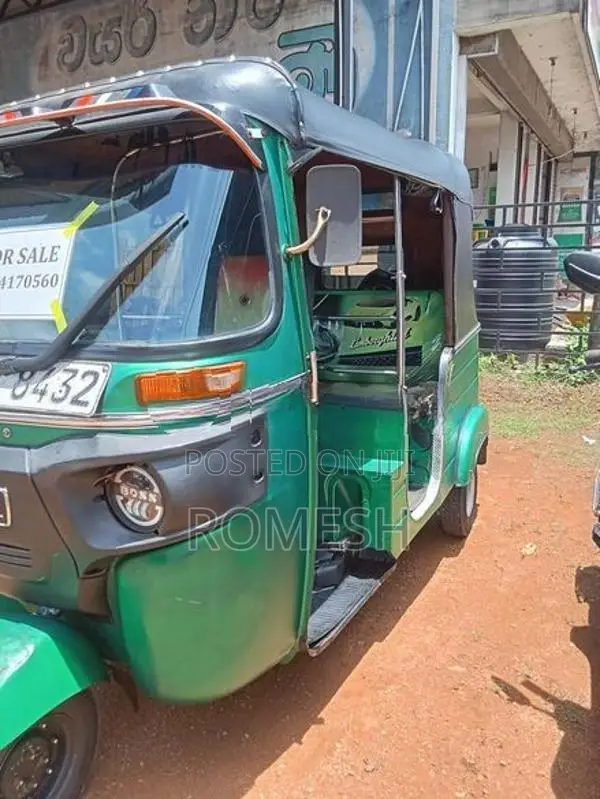 Bajaj RE 2014