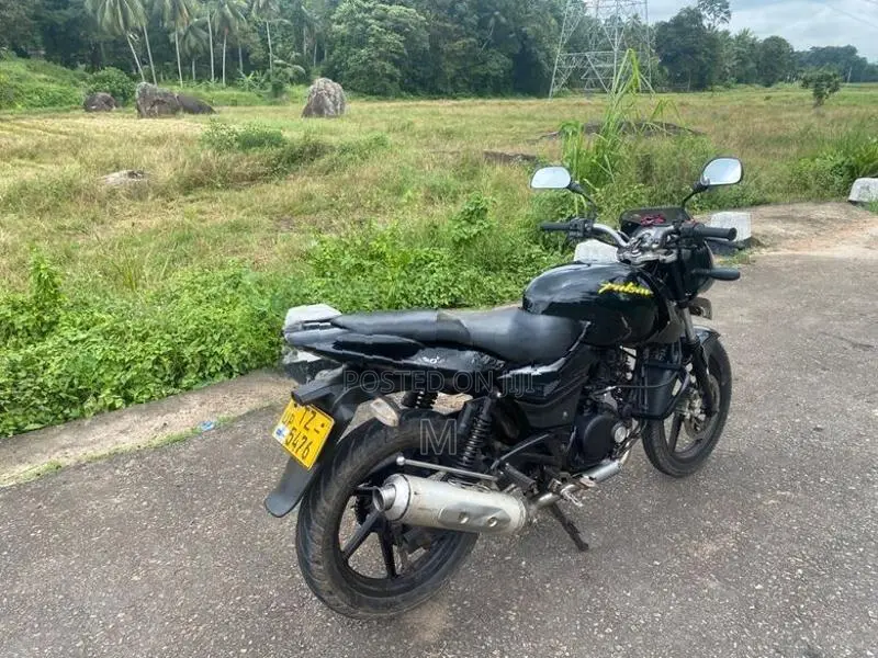 Bajaj Pulsar 200 2007