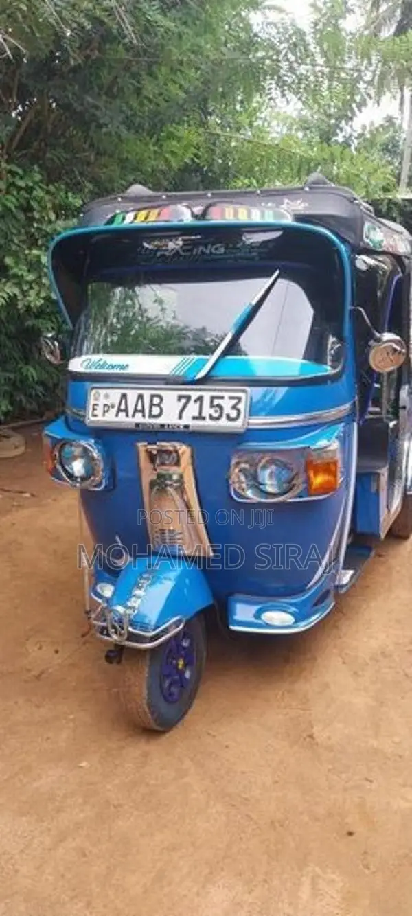 Bajaj RE 2012