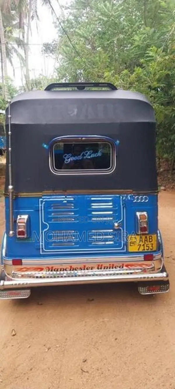 Bajaj RE 2012