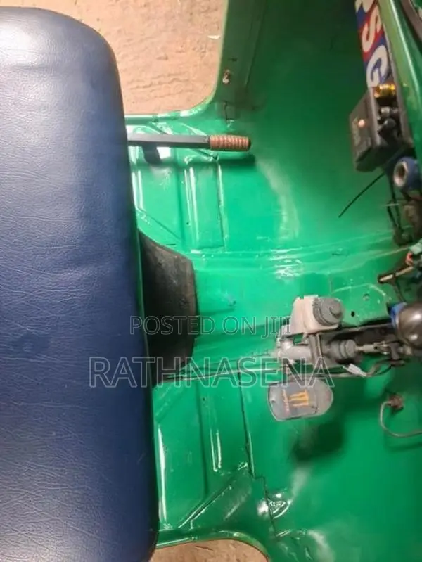 Bajaj RE Three Wheeler 2005