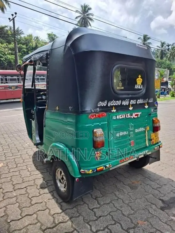 Bajaj RE Three Wheeler 2005