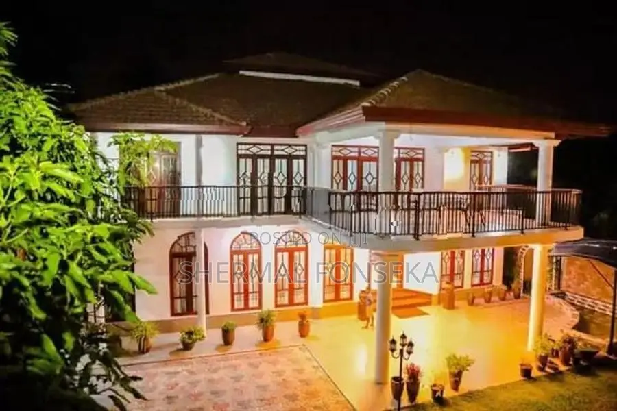 Katunayake Seeduwa Luxury Villa close to airport for sale with furnitu