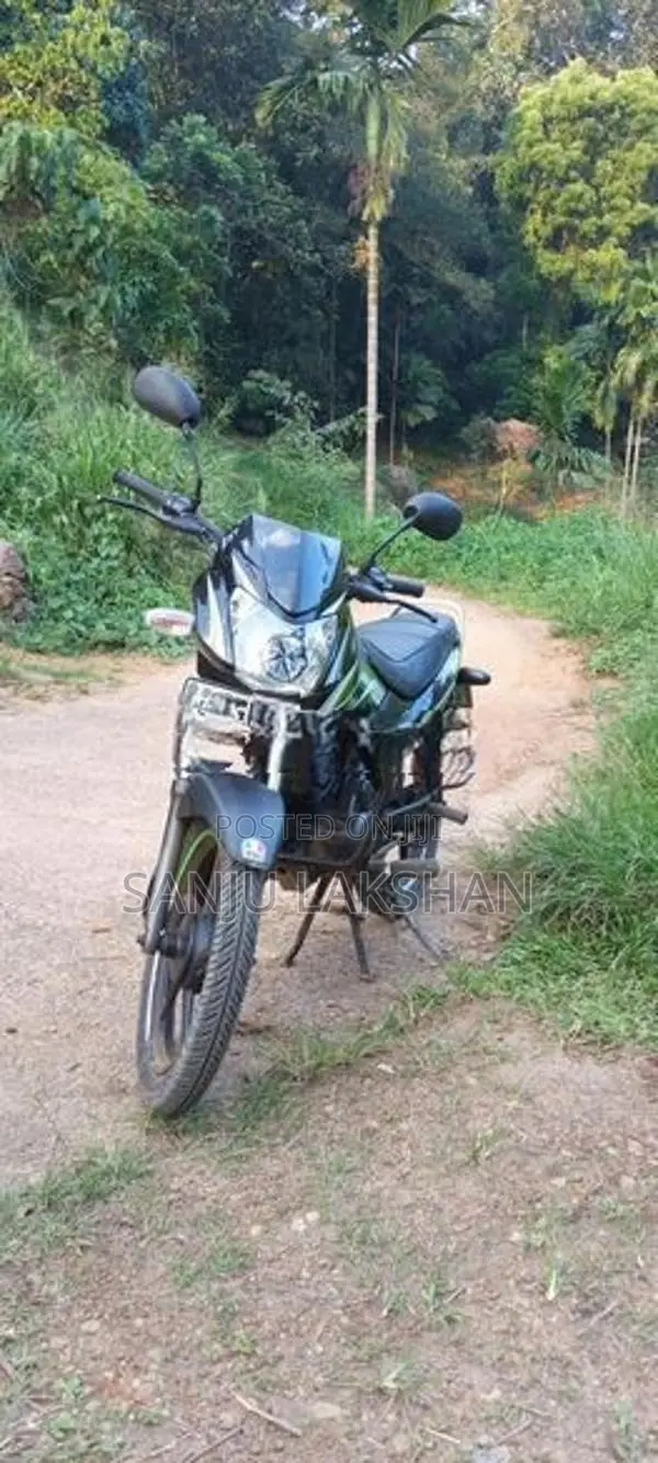 TVS Metro 2017