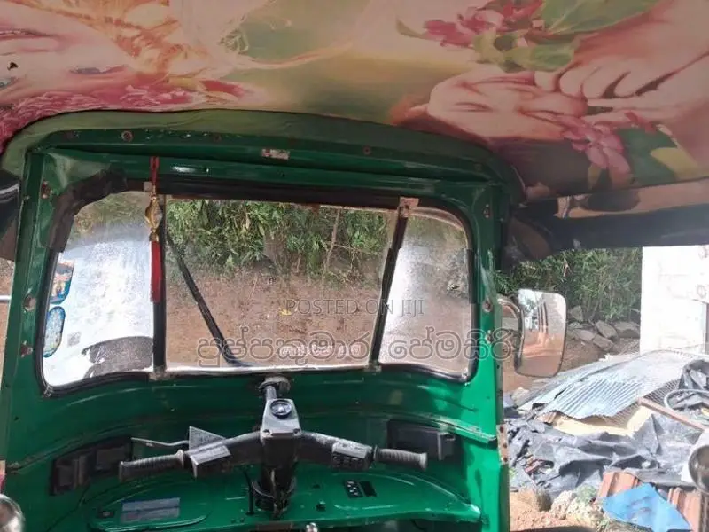 Bajaj RE 2009