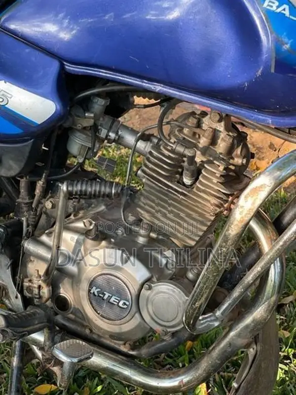 Bajaj Caliber 2004