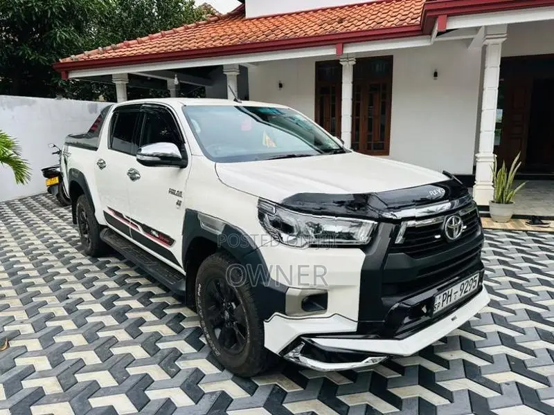 Toyota Hilux Revo 4WD 2016