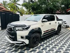 Toyota Hilux Revo 4WD 2016